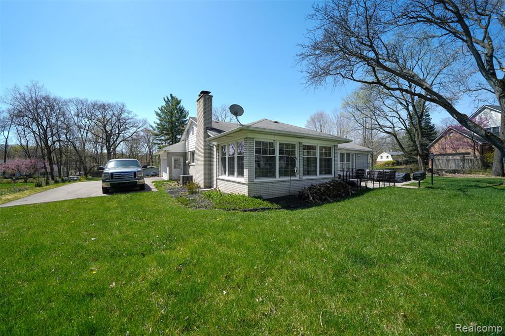 34361 Quaker Valley Road Farmington Hills, MI 48331 - Photo 60 of 62 Gallery Image 60
