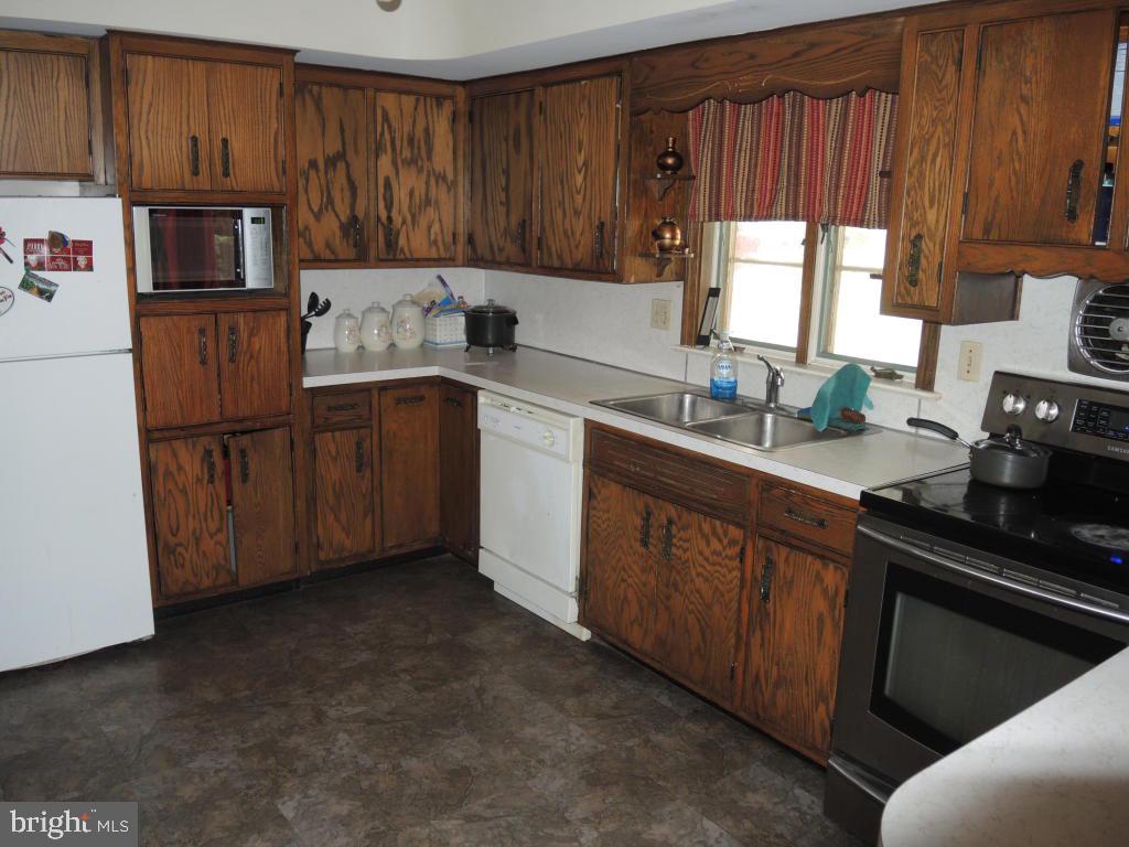 174 Hartman Bridge Road Ronks, PA 17572 - Photo 4 of 12