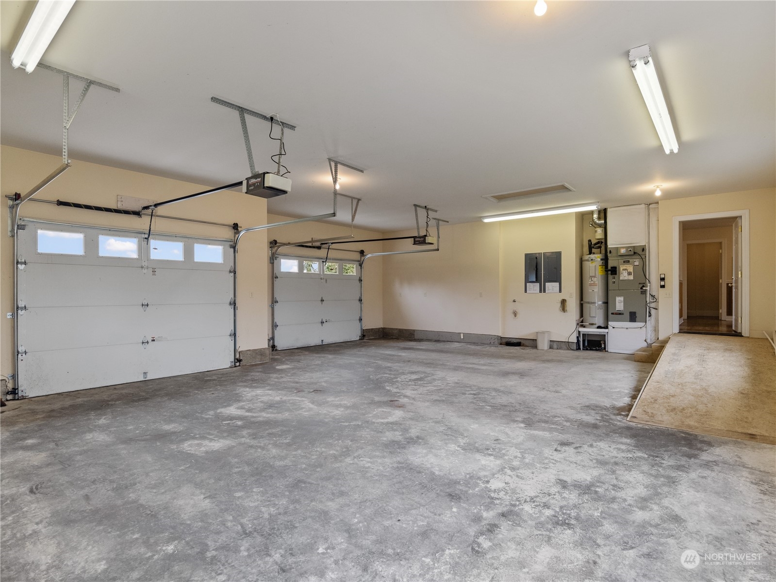 2619 Kitchen-Dick Road Sequim, WA 98382 - Photo 31 of 40 a view of a garage