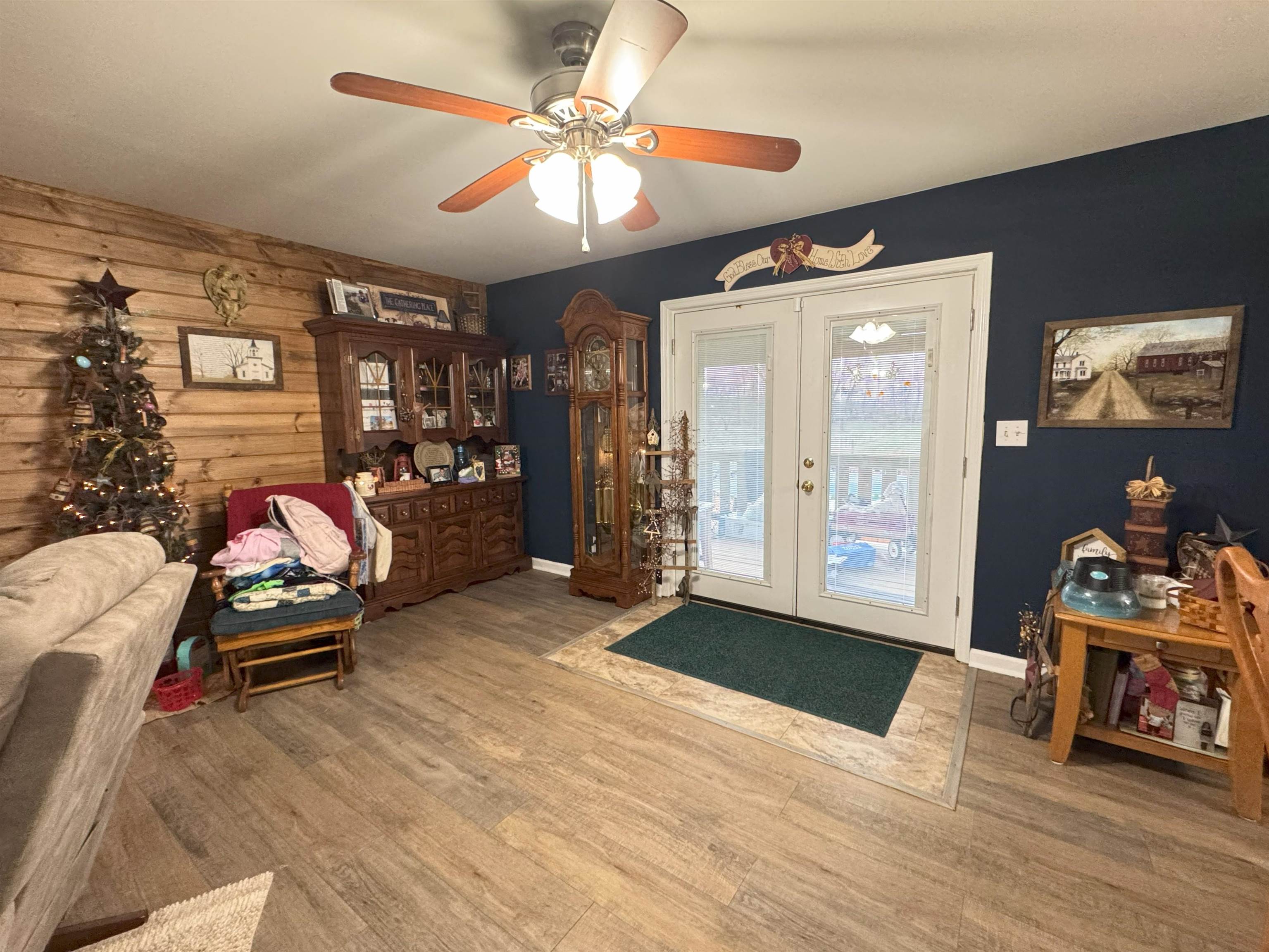3355 Lyndhurst Road Stuarts Draft, VA 24477 - Photo 20 of 38 a living room with furniture and a wooden floor