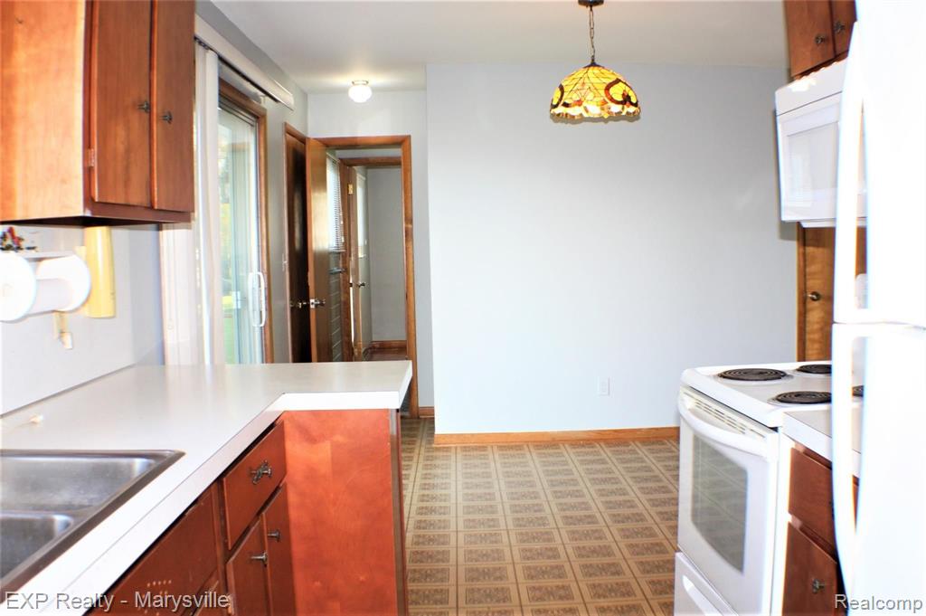 548 North Neeper Street Capac, MI 48014 - Photo 14 of 42