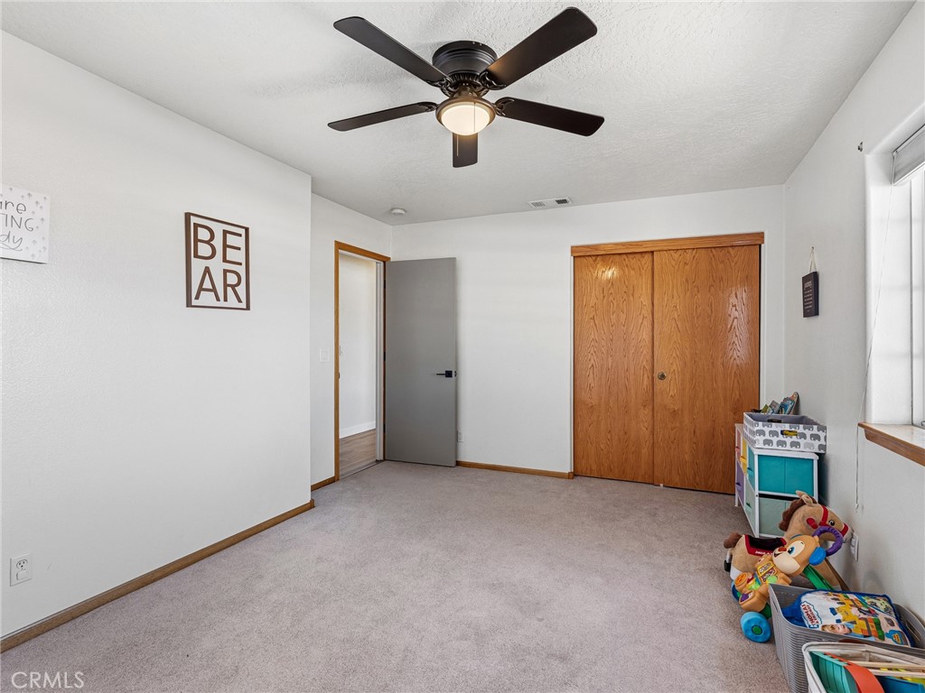 18965 Shetland Road Apple Valley, CA 92308 - Photo 24 of 45 a view of an empty room