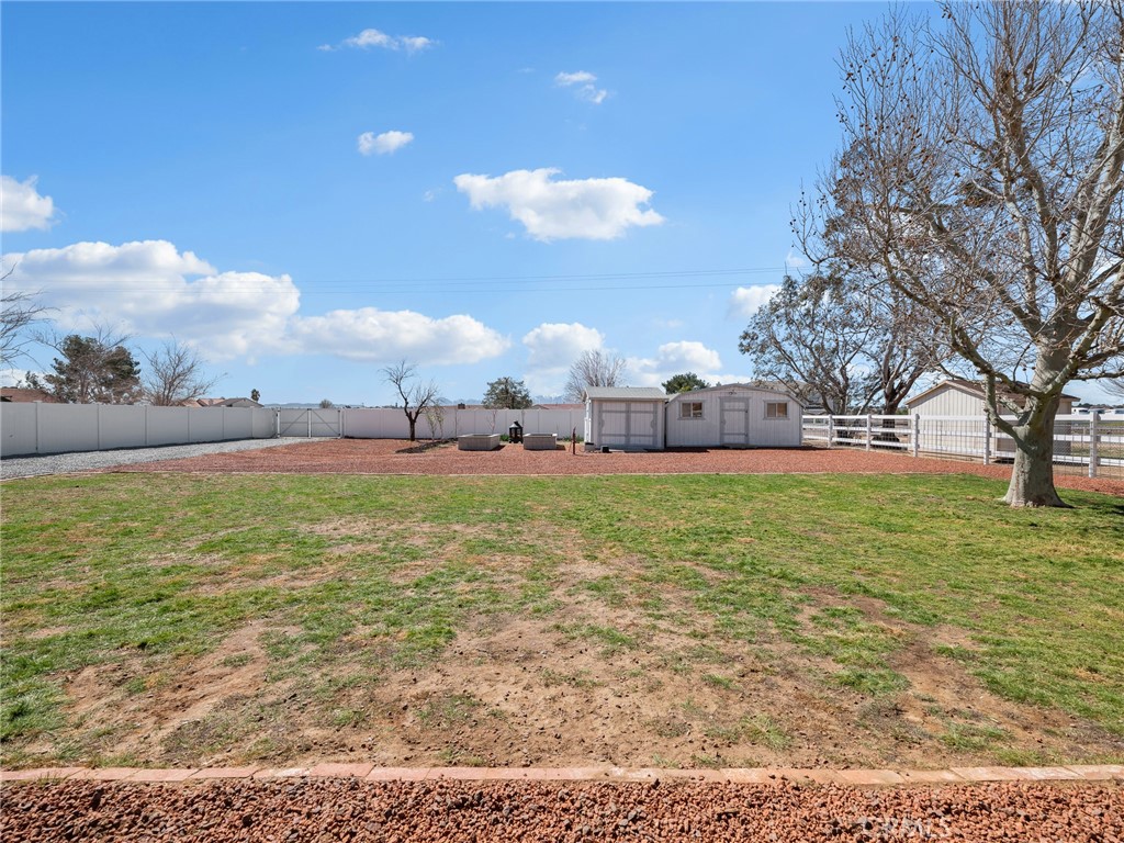 18965 Shetland Road Apple Valley, CA 92308 - Photo 35 of 45