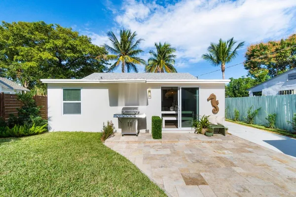 $4,500 | 512 49th Street, West Palm Beach, FL 33407