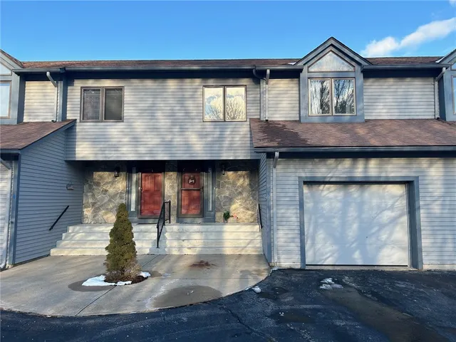 $479,900 | 260 Sweet Allen Farm Road, Unit B3, South Kingstown, RI 02879