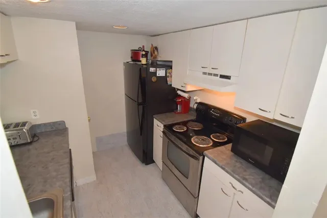 $479,900 | 260 Sweet Allen Farm Road, Unit B3, South Kingstown, RI 02879