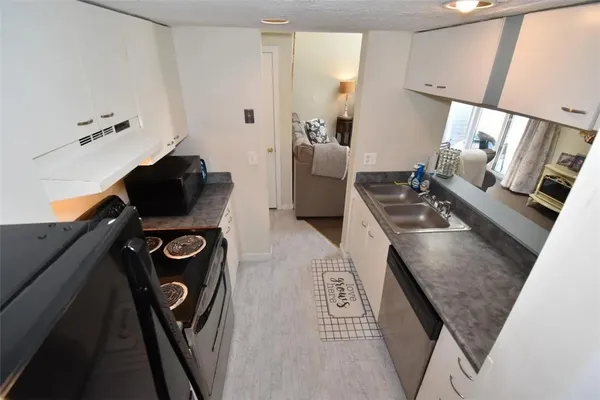 $449,900 | 260 Sweet Allen Farm Road, Unit B3, South Kingstown, RI 02879
