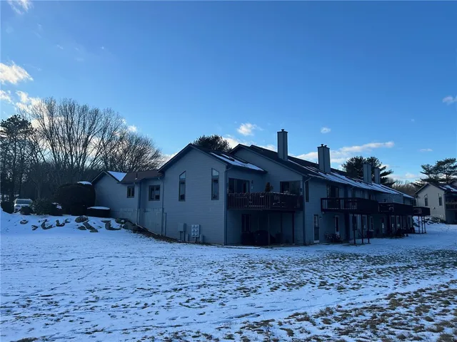 $479,900 | 260 Sweet Allen Farm Road, Unit B3, South Kingstown, RI 02879