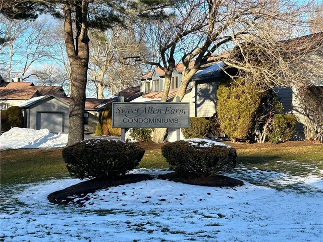 $479,900 | 260 Sweet Allen Farm Road, Unit B3, South Kingstown, RI 02879