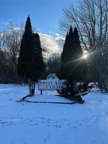 $479,900 | 260 Sweet Allen Farm Road, Unit B3, South Kingstown, RI 02879