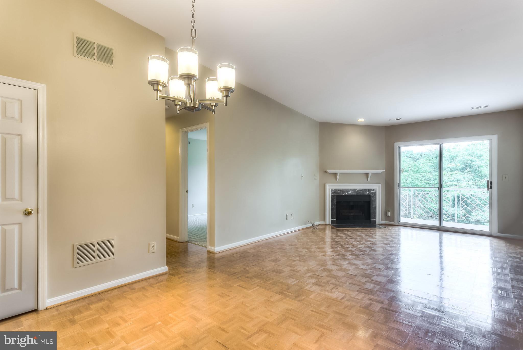 404 Rockfleet Road, Unit 302 Lutherville-Timonium, MD 21093 - Photo 3 of 19 Interior(General)
