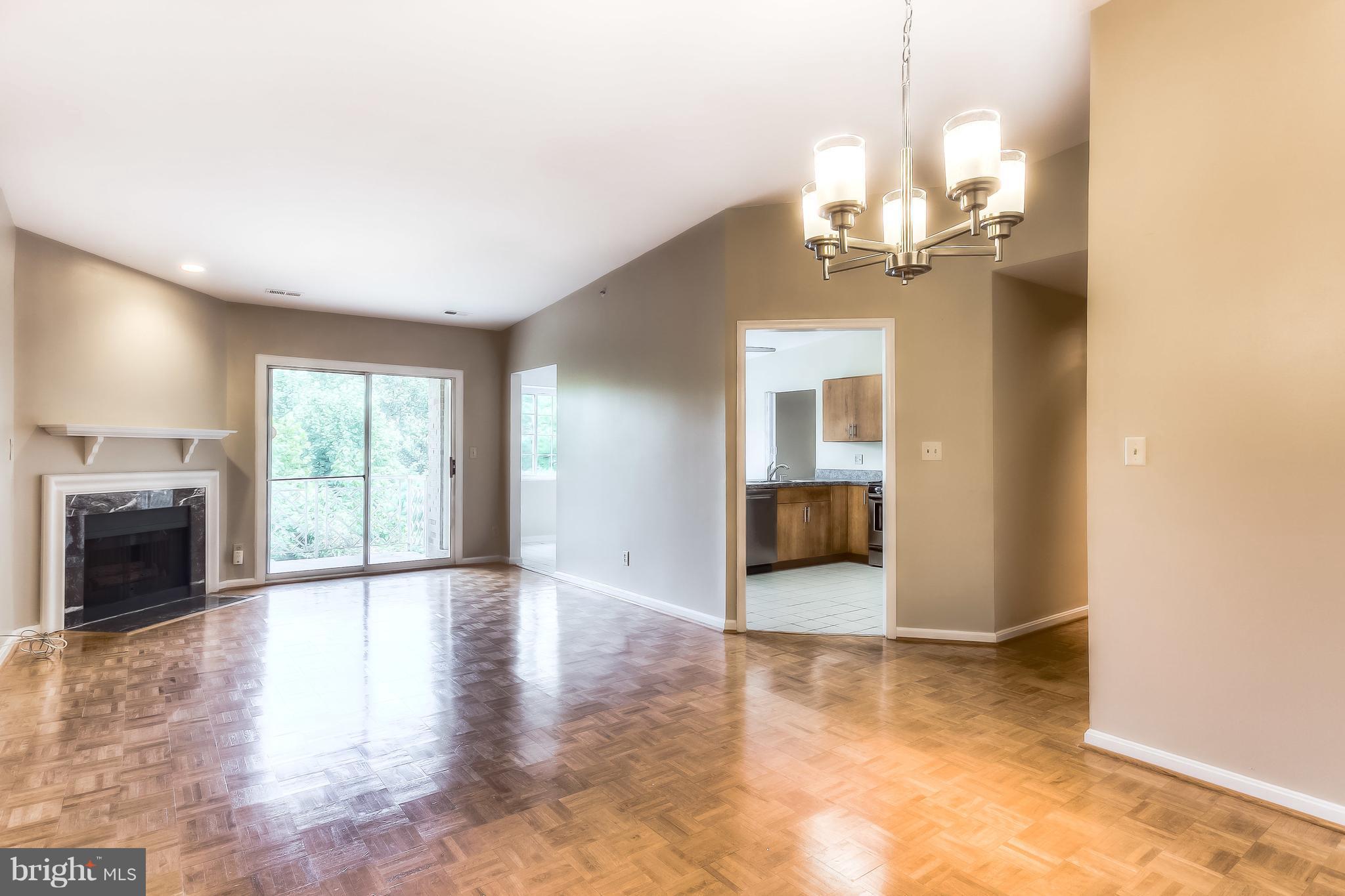 404 Rockfleet Road, Unit 302 Lutherville-Timonium, MD 21093 - Photo 4 of 19 Interior (General)