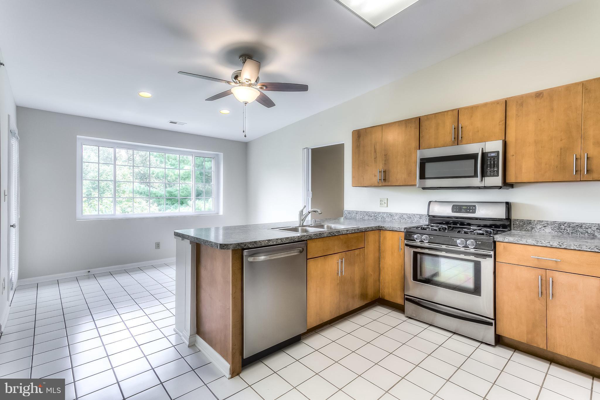 404 Rockfleet Road, Unit 302 Lutherville-Timonium, MD 21093 - Photo 5 of 19 Interior (General)