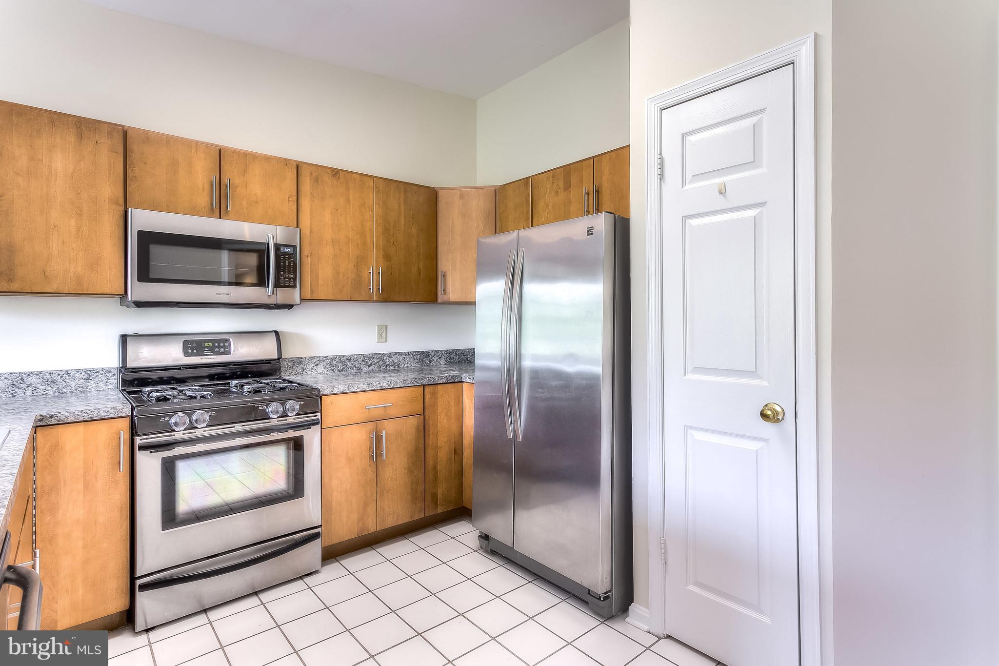 404 Rockfleet Road, Unit 302 Lutherville-Timonium, MD 21093 - Photo 7 of 19 Interior (General)
