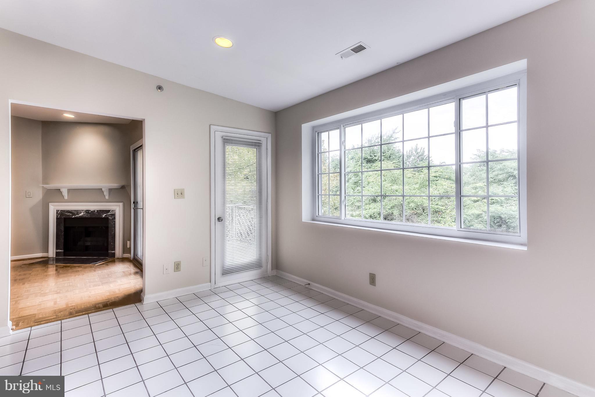 404 Rockfleet Road, Unit 302 Lutherville-Timonium, MD 21093 - Photo 8 of 19 Interior (General)