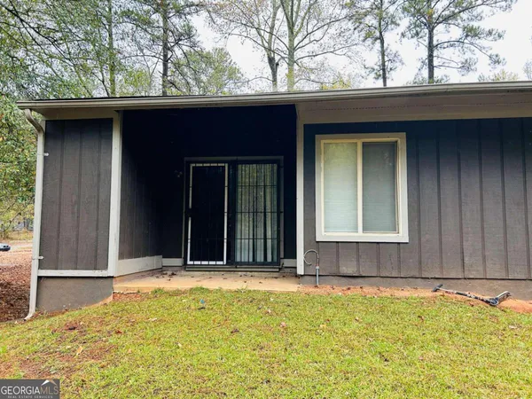 $1,295 | 140 Summerwood Drive, Unit 140, Fairburn, GA 30213