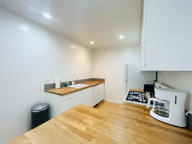 $4,495 | 11921 Goshen Avenue, Unit 1, Los Angeles, CA 90049