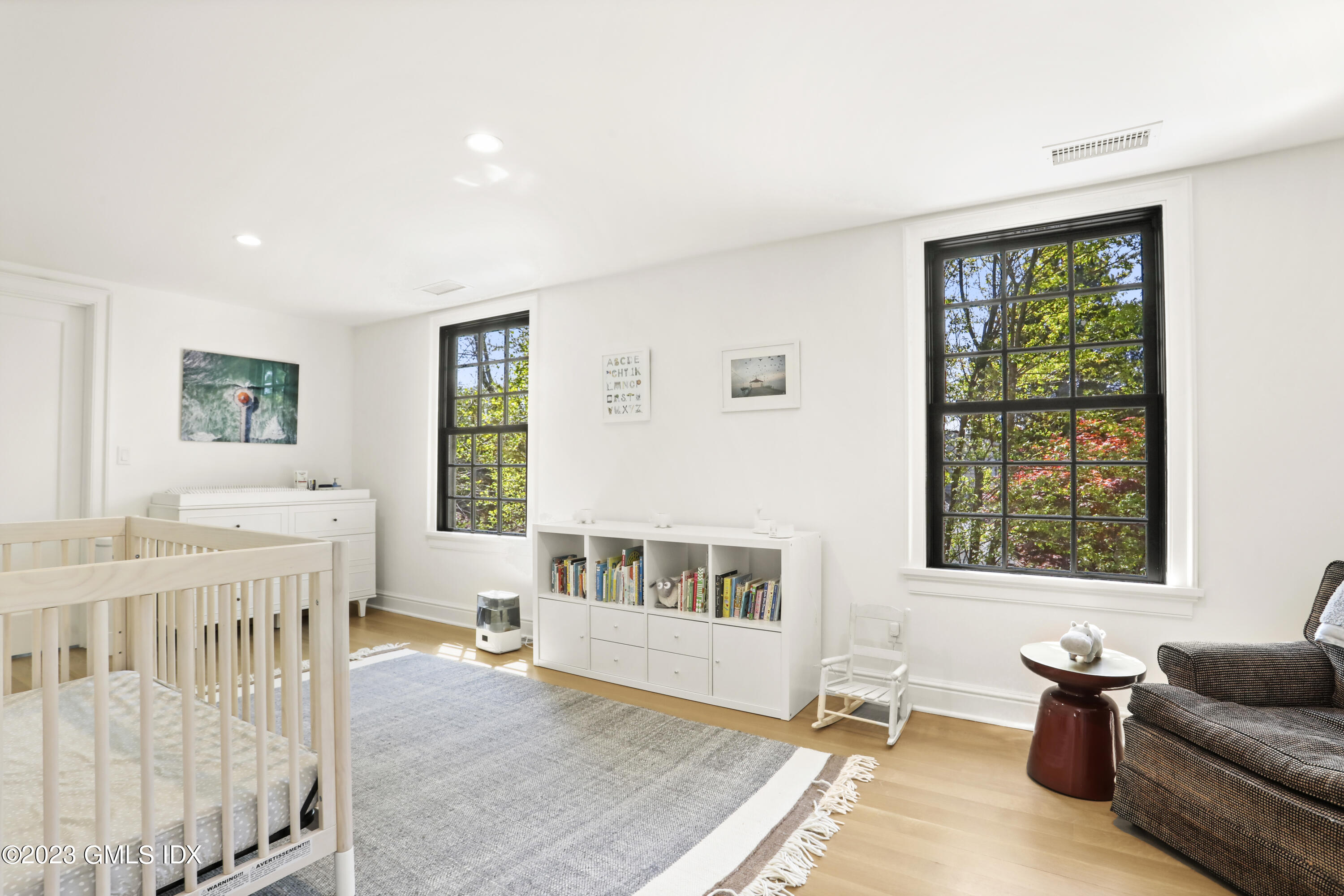 2 Northridge Road Old Greenwich, CT 06870 - Photo 25 of 43 a living room with furniture and a window