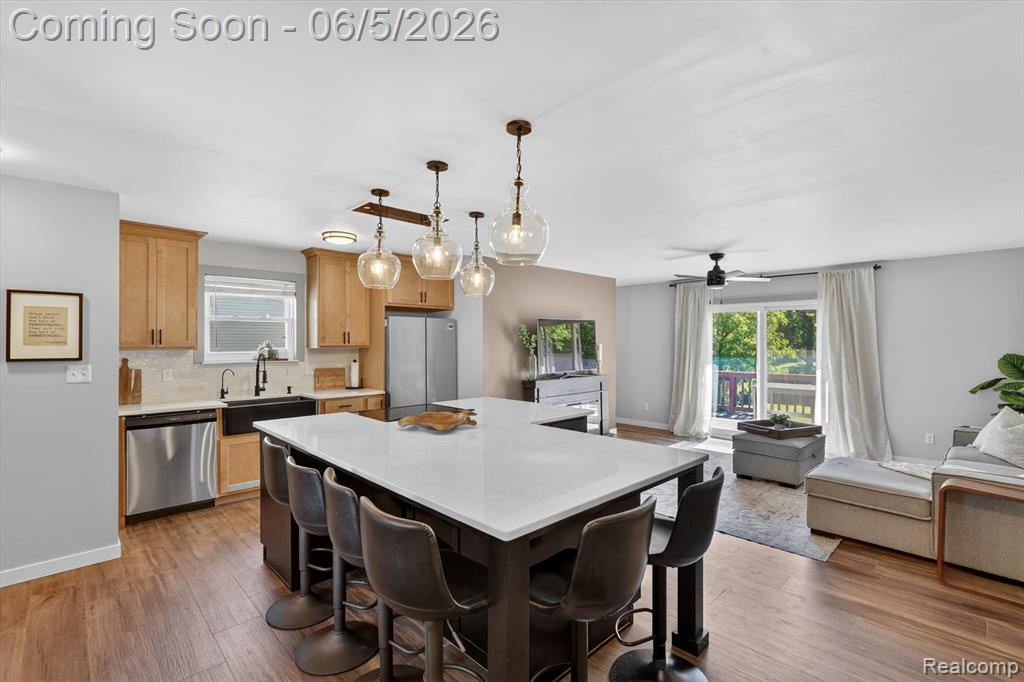 14232 North Road Fenton, MI 48430 - Photo 7 of 66