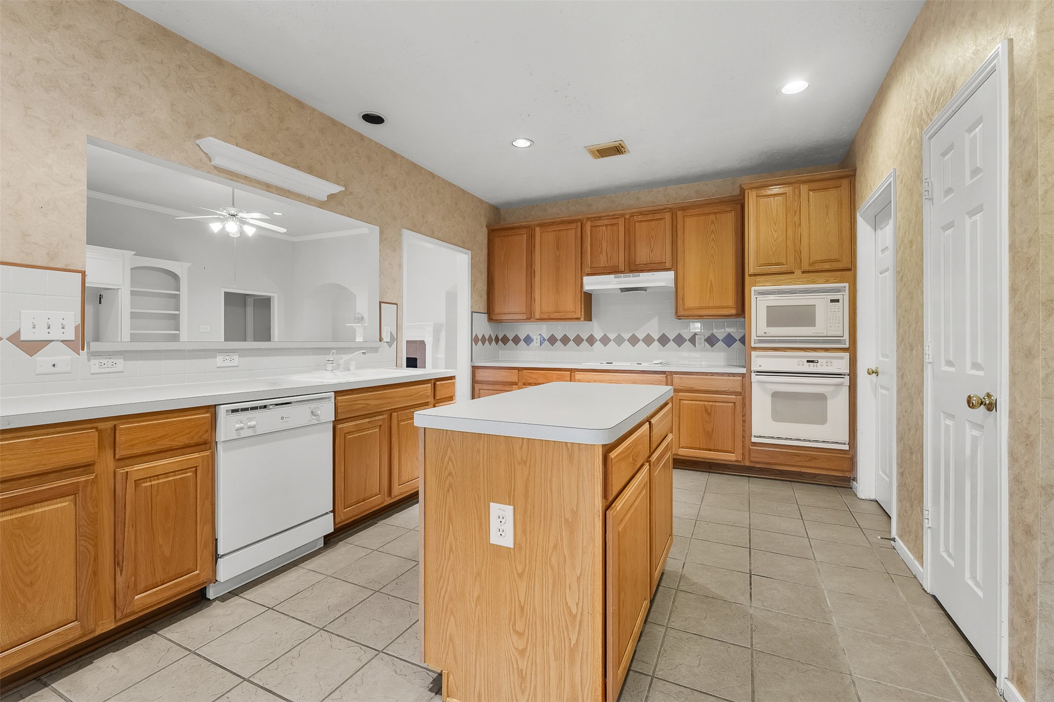 827 Hannock Glen Lane Spring, TX 77373 - Photo 12 of 36