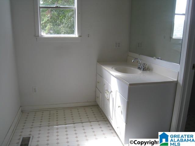208 38th Street Southwest Fort Payne, AL 35967 - Photo 10 of 26
