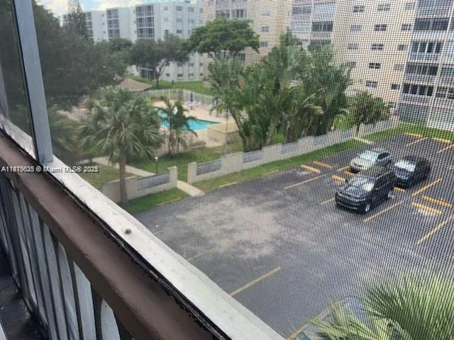 $2,200 | 901 Northeast 14th Avenue, Unit 407, Hallandale Beach, FL 33009