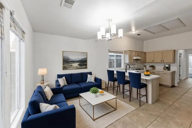 $429,999 | 2702 Holt Avenue, Sanger, CA 93657