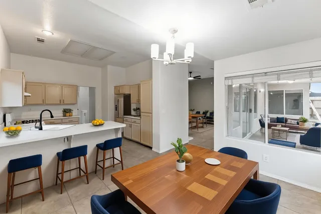 $429,999 | 2702 Holt Avenue, Sanger, CA 93657