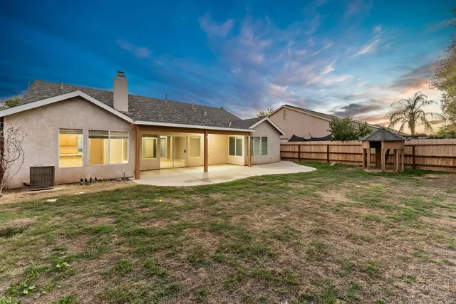 $429,999 | 2702 Holt Avenue, Sanger, CA 93657