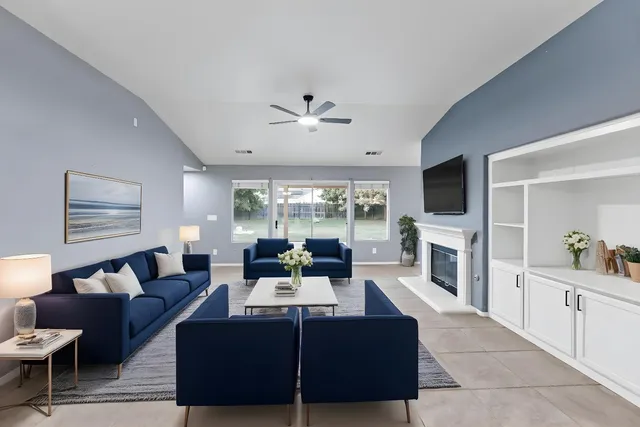 $429,999 | 2702 Holt Avenue, Sanger, CA 93657