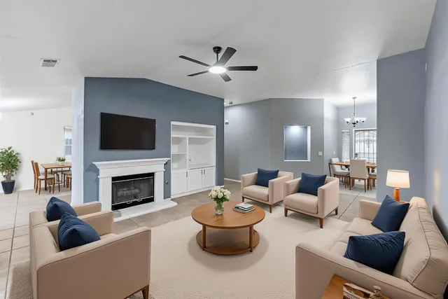 $429,999 | 2702 Holt Avenue, Sanger, CA 93657