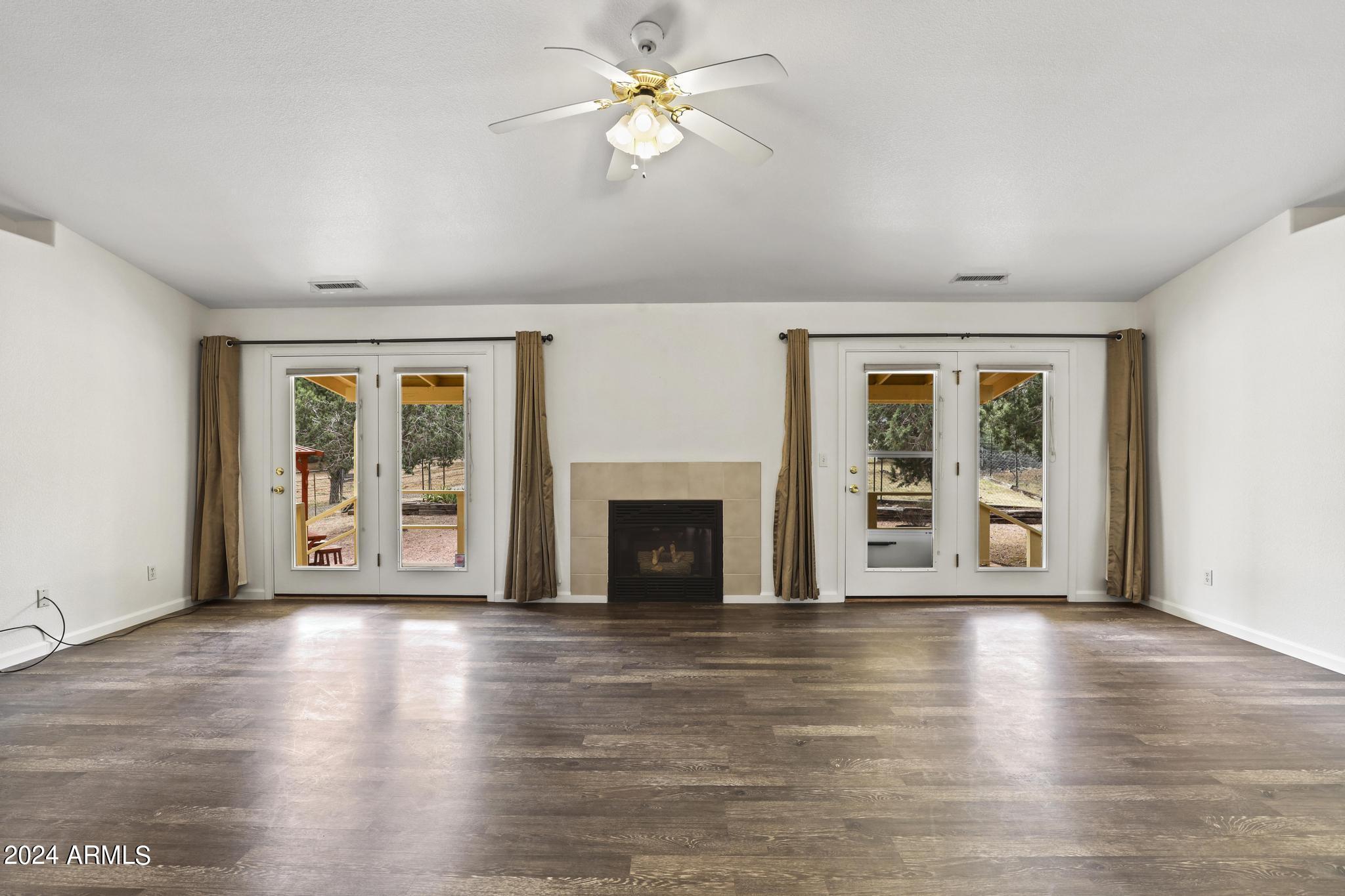 438 West Round Valley Road Payson, AZ 85541 - Photo 7 of 51 Great Room with FP & Vaulted Ceilings
