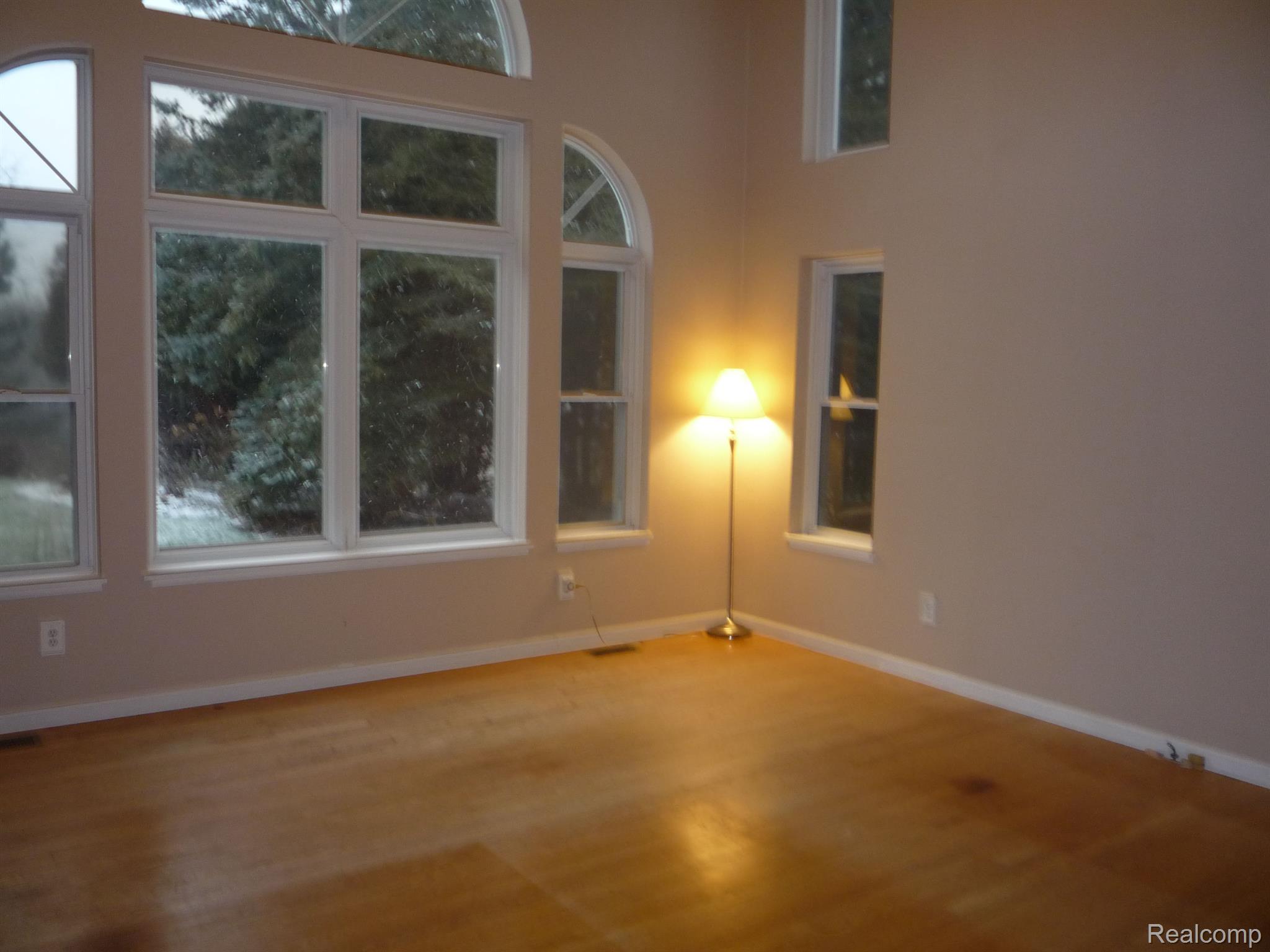 1423 Rillview Court Metamora, MI 48455 - Photo 14 of 62 living room