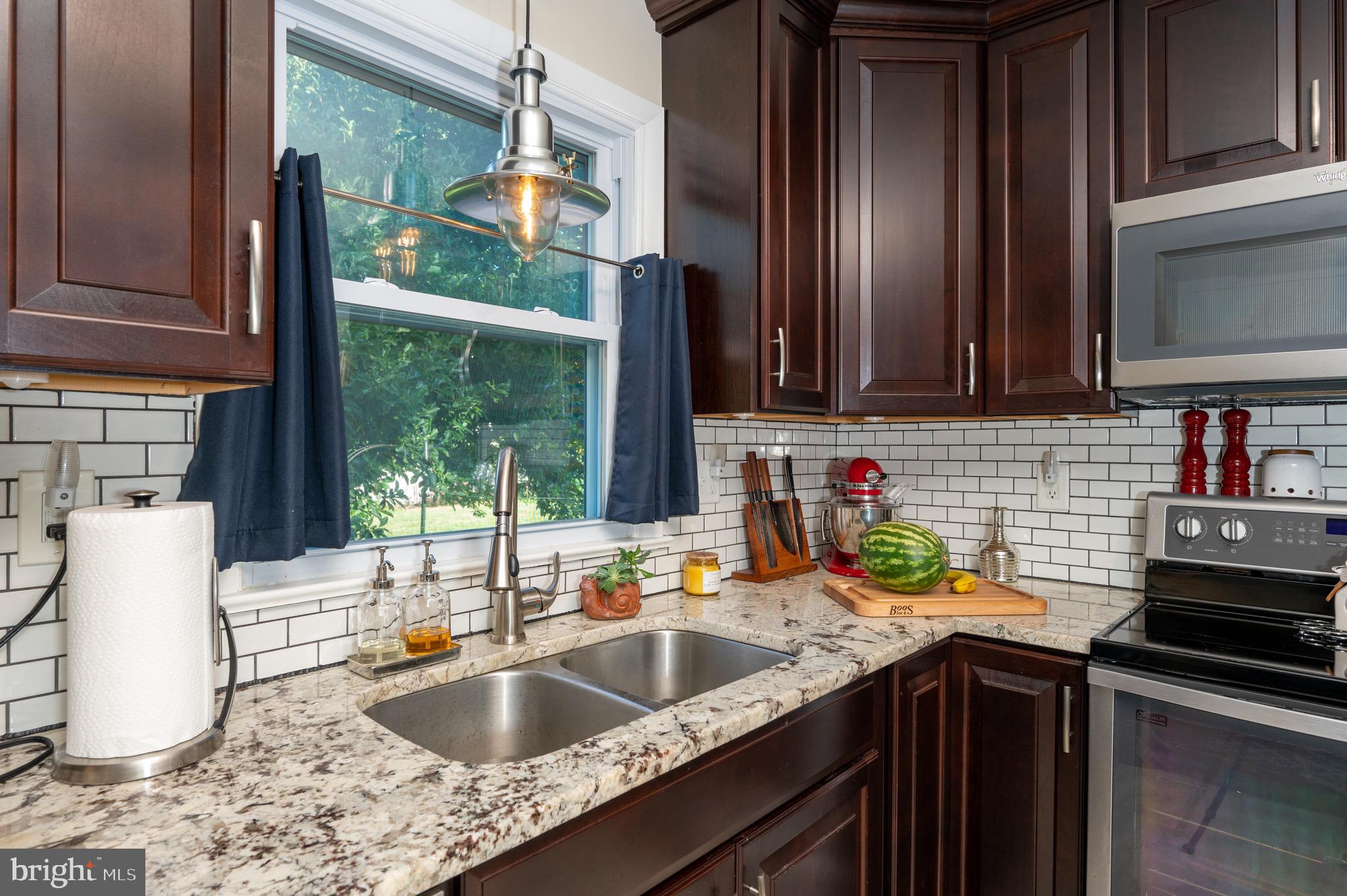 1755 Clearview Road Pottstown, PA 19464 - Photo 15 of 49 Boss Granite, Subway Tile Backsplash, Double Sink