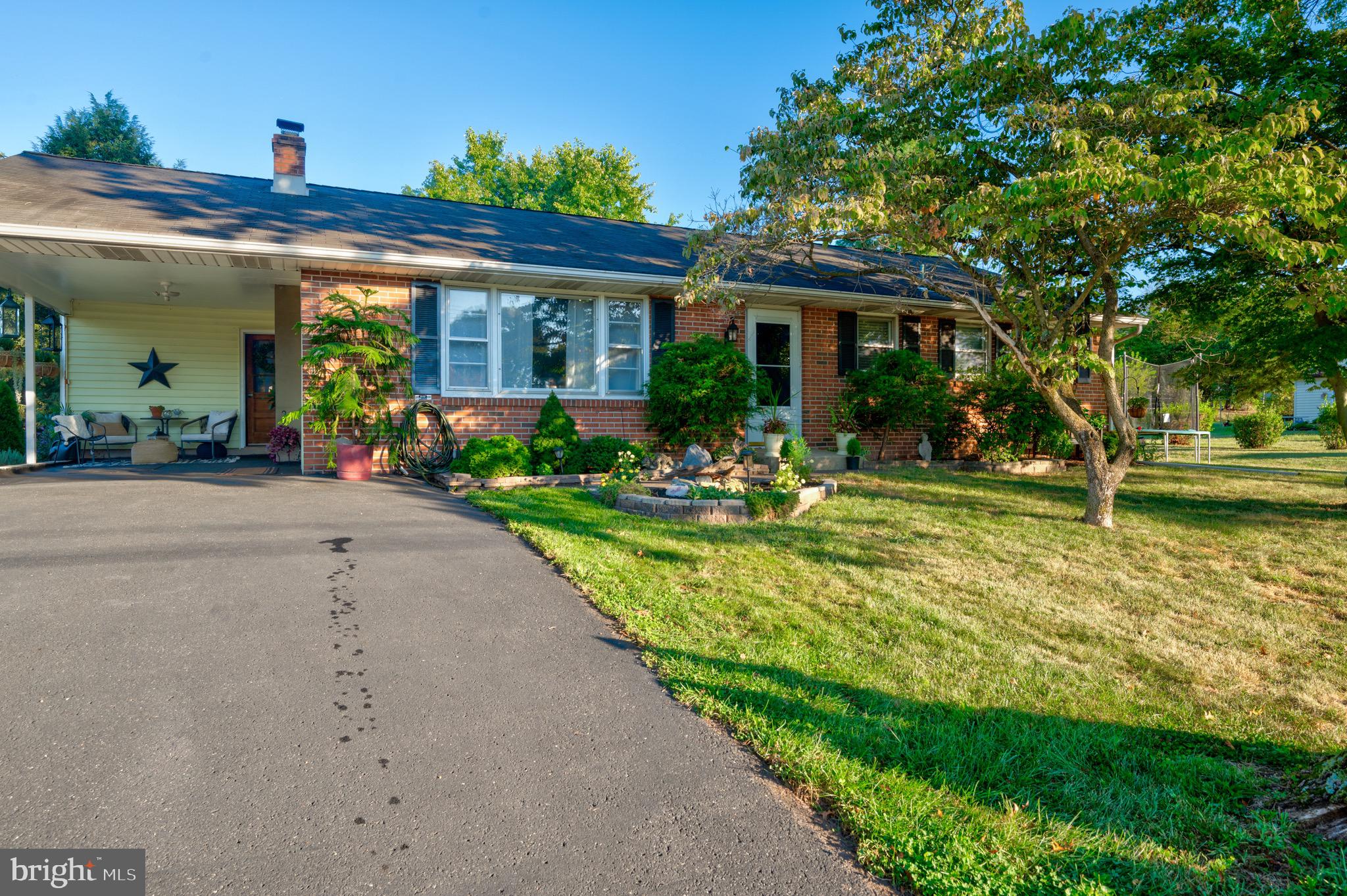 1755 Clearview Road Pottstown, PA 19464 - Photo 8 of 49 Brick Facade