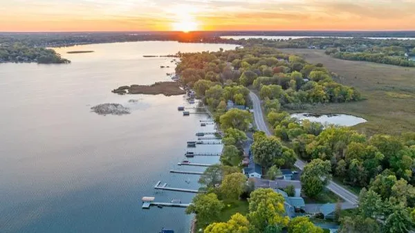 $1,149,900 | 8839 North Shore Trail, Forest Lake, MN 55025