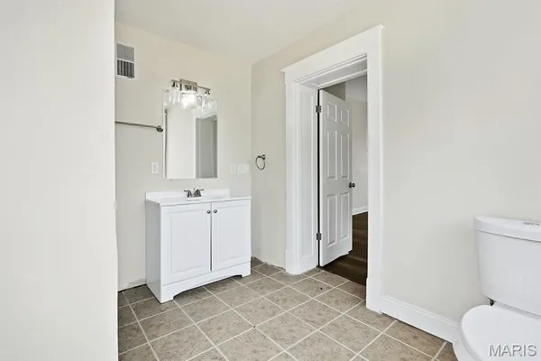 $239,900 | 5946 Julian Avenue, St. Louis, MO 63112