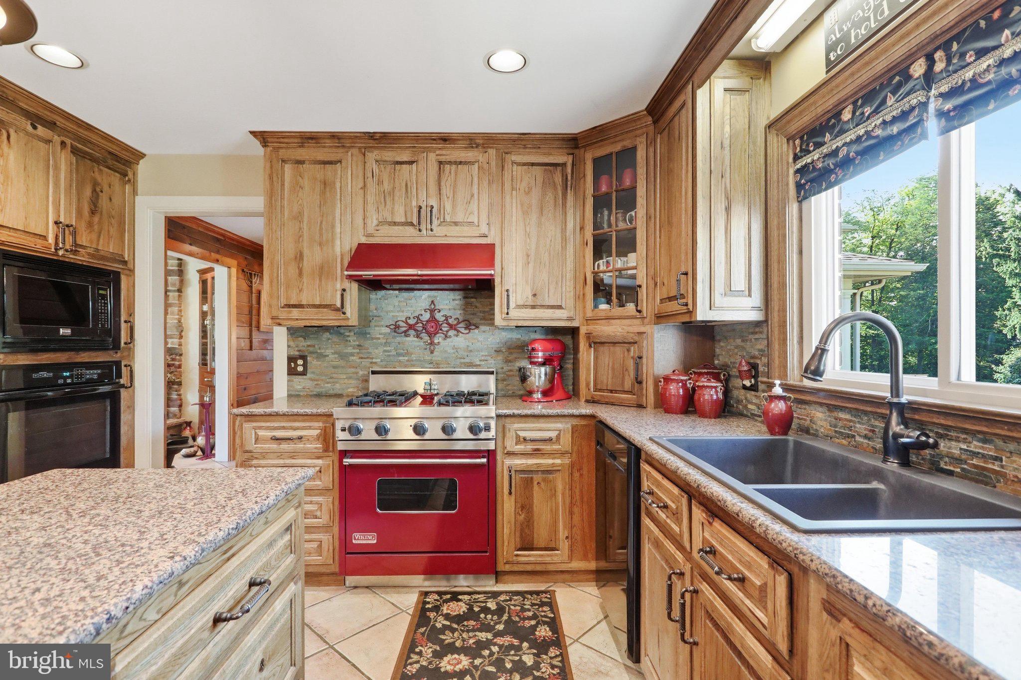 686 Bowman Road Chambersburg, PA 17202 - Photo 22 of 107 Breakfast Nook