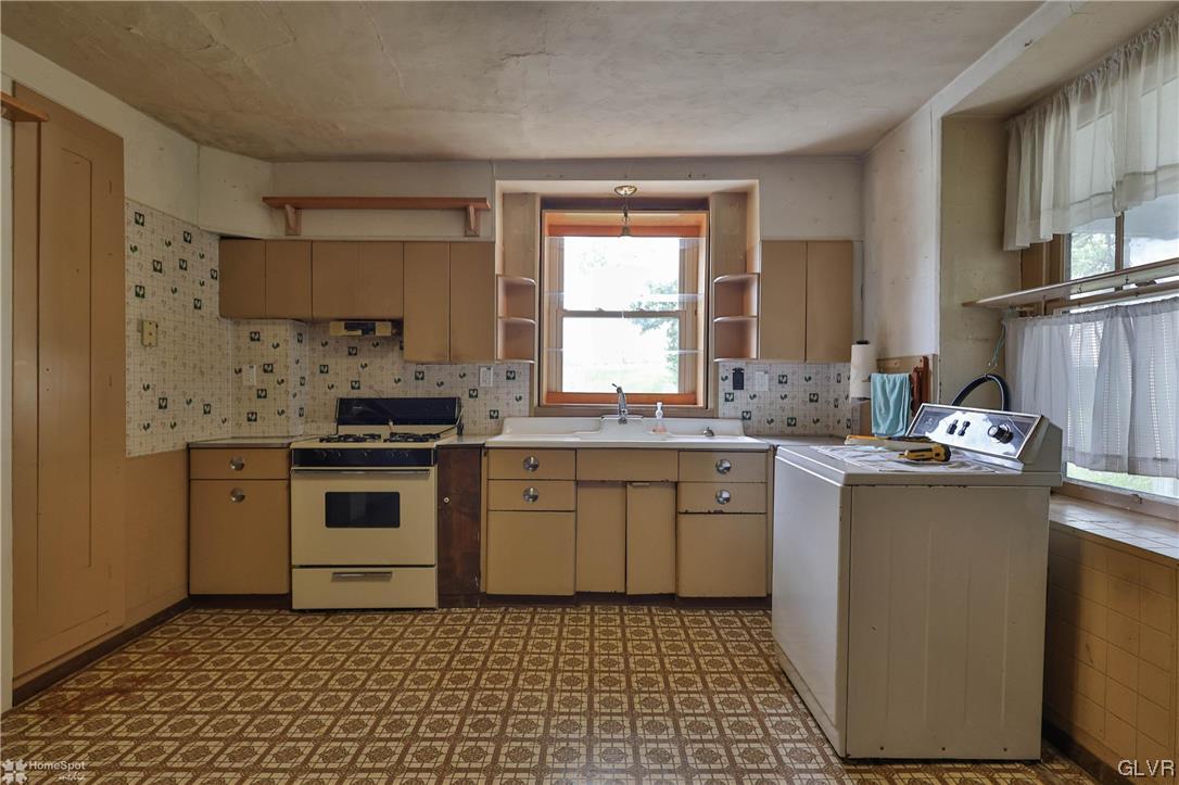 1812 Rosenberger Road Quakertown, PA 18951 - Photo 11 of 47 Main House Kitchen