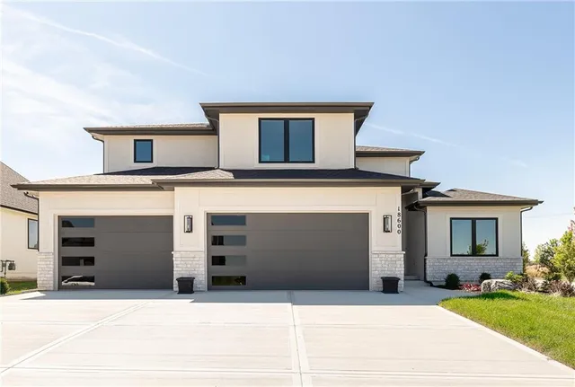 $717,535 | 18600 Howe Drive, Overland Park, KS 66085