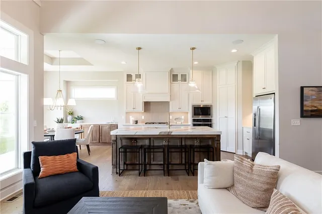 $717,535 | 18600 Howe Drive, Overland Park, KS 66085