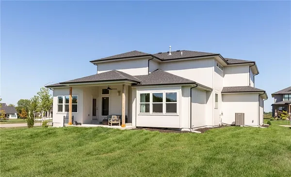 $717,535 | 18600 Howe Drive, Overland Park, KS 66085