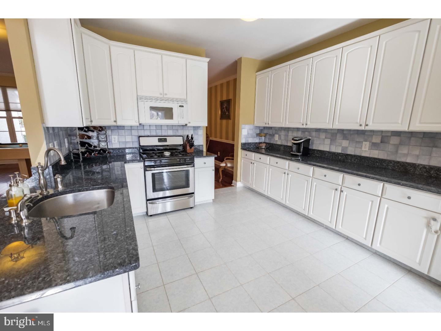 85 Chapel Hill Road Mount Laurel, NJ 08054 - Photo 5 of 25 Kitchen