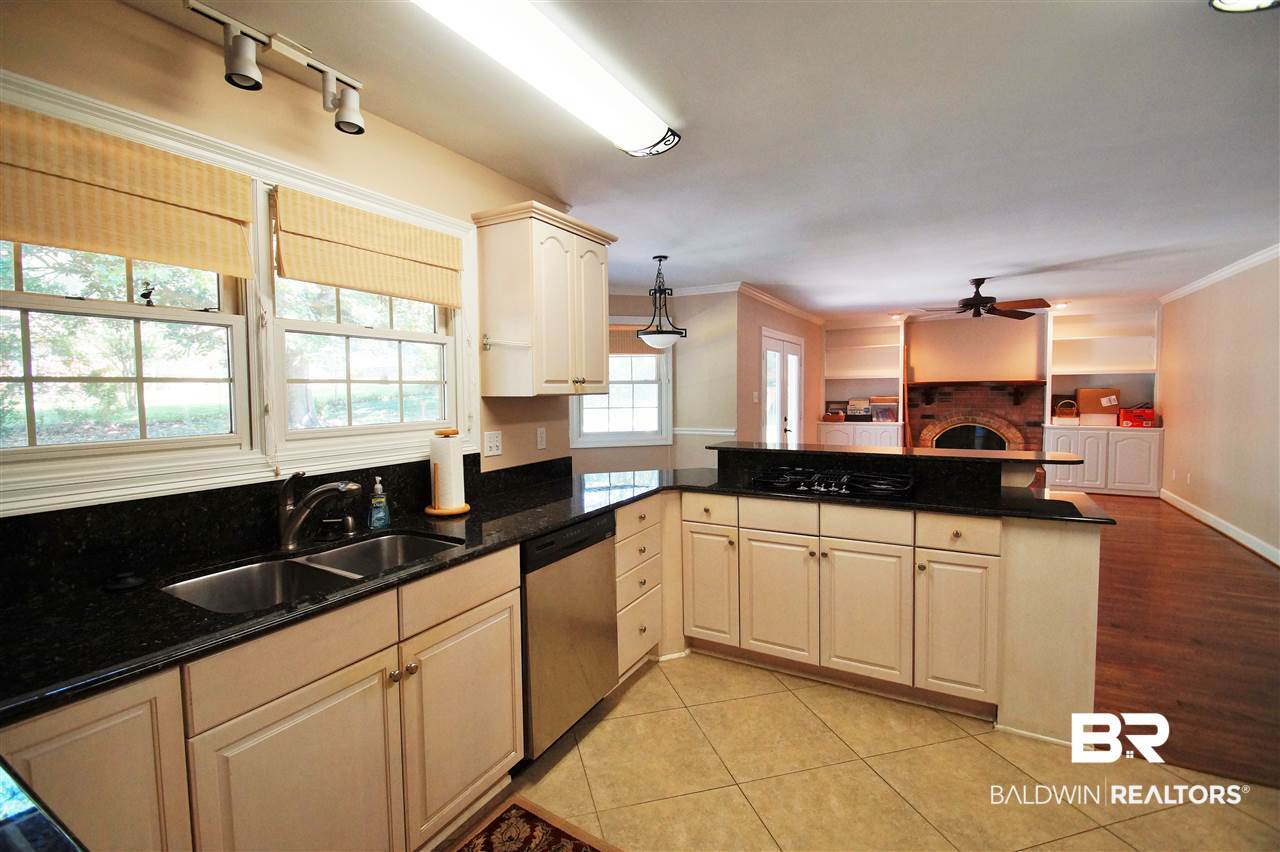 509 Church Avenue Daphne, AL 36526 - Photo 5 of 28 Kitchen