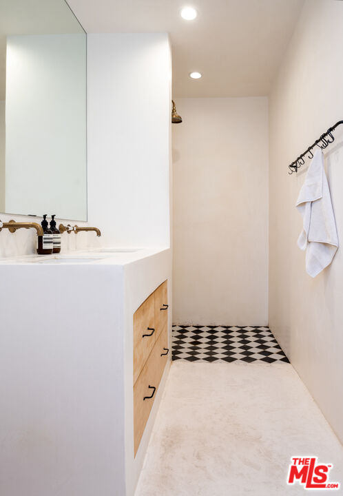 525 Rialto Avenue Venice, CA 90291 - Photo 12 of 18 Gallery Image 12