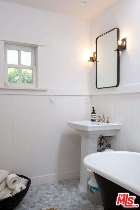 525 Rialto Avenue Venice, CA 90291 - Photo 15 of 18 Gallery Image 15