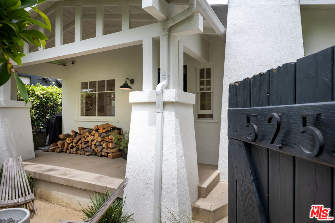 525 Rialto Avenue Venice, CA 90291 - Photo 3 of 18 Gallery Image 3
