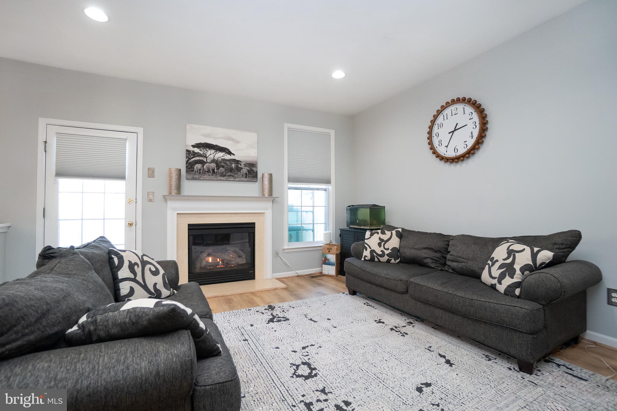 5603 Wheelwright Way Haymarket, VA 20169 - Photo 11 of 65 Family Room