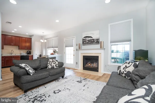 $639,900 | 5603 Wheelwright Way, Haymarket, VA 20169