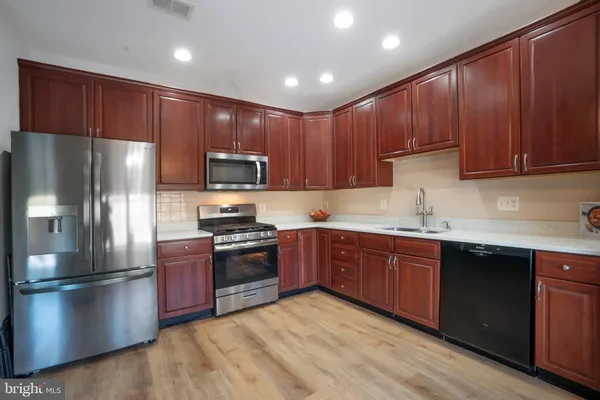 $639,900 | 5603 Wheelwright Way, Haymarket, VA 20169